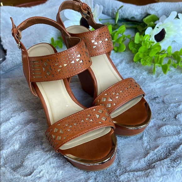 Me Too Brown Cutout Sandals - Picture 7 of 7